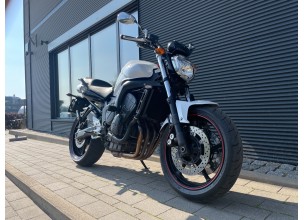 ﻿﻿Yamaha FZ6