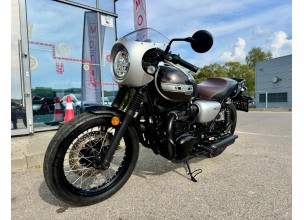 Kawasaki W800 Cafe