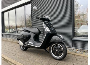 Piaggio Vespa GTS 300