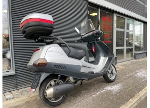 Piaggio Hexagon 125