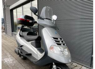 Piaggio Hexagon 125