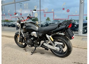 Suzuki GSX750 Inazuma