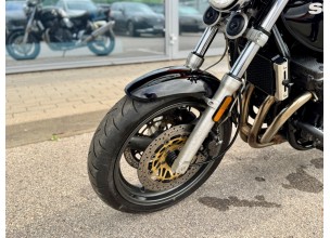 Suzuki GSX750 Inazuma