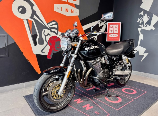 Suzuki GSX750 Inazuma