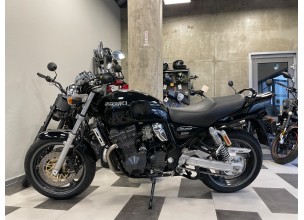 Suzuki GSX750 Inazuma