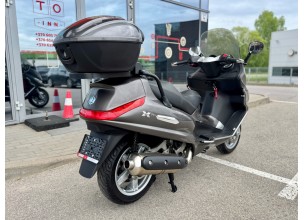 Piaggio X Evo 400