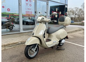 Piaggio Vespa GTS 300