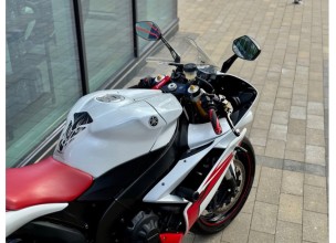 Yamaha R1
