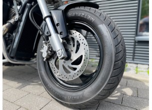 Suzuki Intruder 800