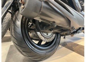 Kawasaki J300 Abs