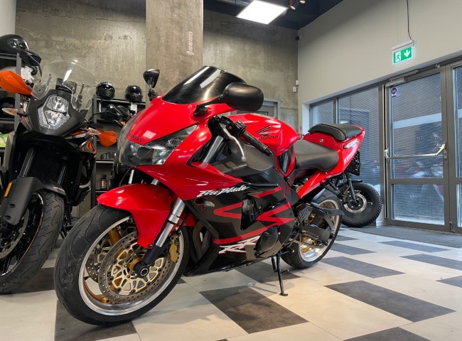 Honda CBR900RR