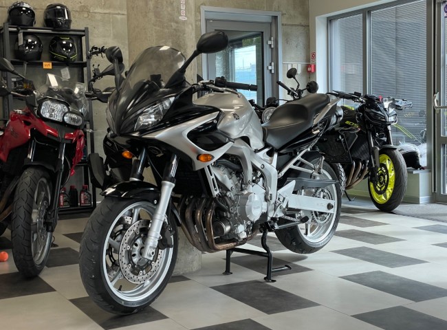 Yamaha FZ6