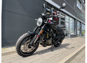 Husqvarna Svartpilen 125