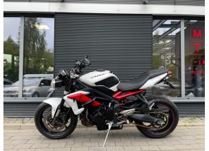 Triumph Street Triple R 675
