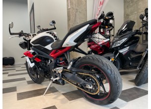 Triumph Street Triple R 675