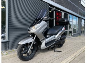 Yamaha Xmax 125