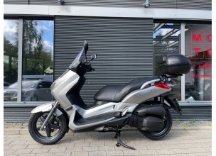 Yamaha Xmax 125