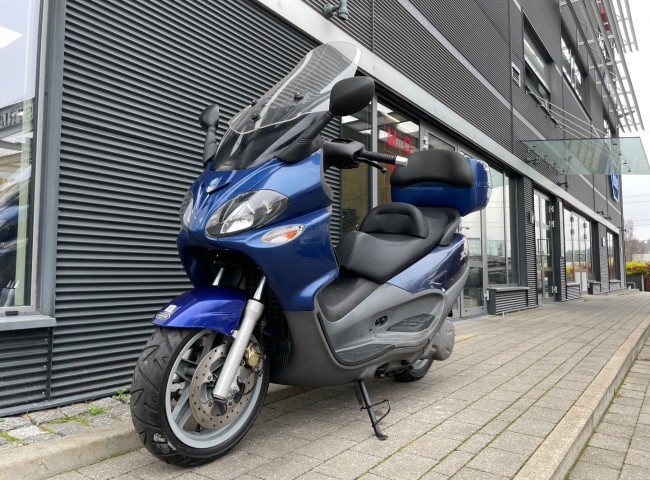 Piaggio X9 500