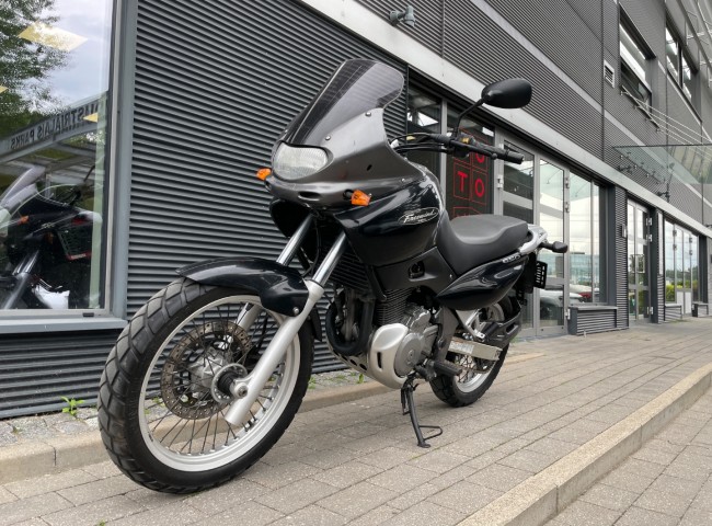 Suzuki XF650 Freewind