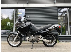 Suzuki XF650 Freewind