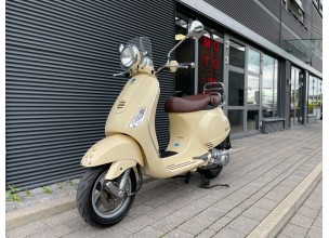 Piaggio Vespa LX125