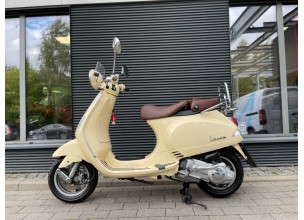 Piaggio Vespa LX125