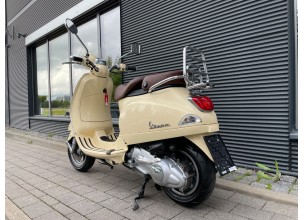 Piaggio Vespa LX125