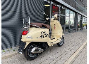 Piaggio Vespa LX125