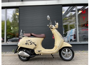 Piaggio Vespa LX125