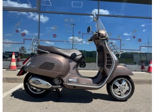 Piaggio Vespa 300 GTS