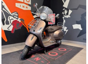 Piaggio Vespa 300 GTS