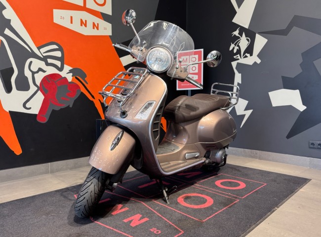 Piaggio Vespa 300 GTS