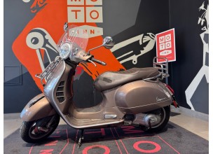 Piaggio Vespa 300 GTS