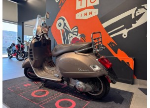 Piaggio Vespa 300 GTS