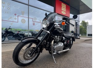 Triumph America 800