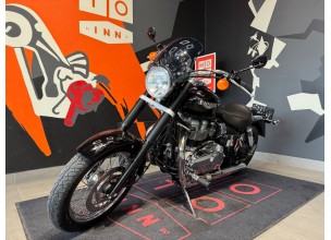 Triumph America 800