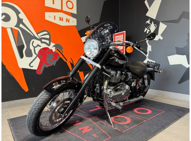 Triumph America 800