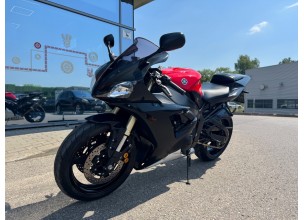 Yamaha R1