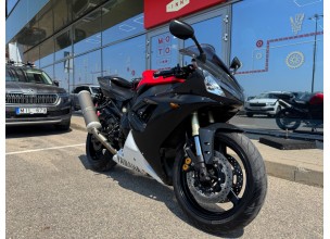 Yamaha R1