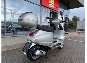 Piaggio Vespa 125 