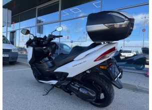 ﻿Suzuki Burgman 400 Abs
