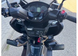 ﻿Suzuki Burgman 400 Abs