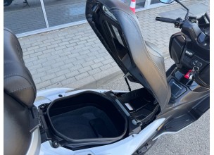 ﻿Suzuki Burgman 400 Abs