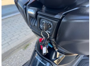 ﻿Suzuki Burgman 400 Abs