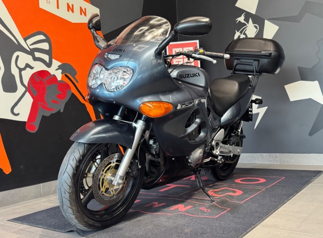 Suzuki GSX750F Katana