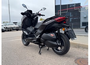 Yamaha Xmax 300