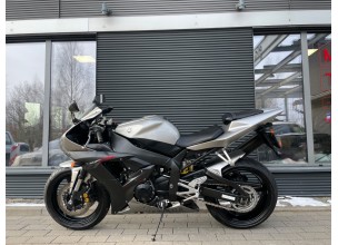 Yamaha R1