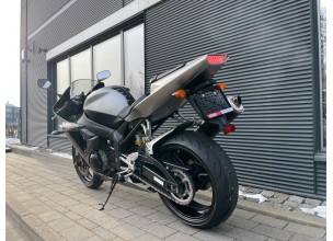 Yamaha R1