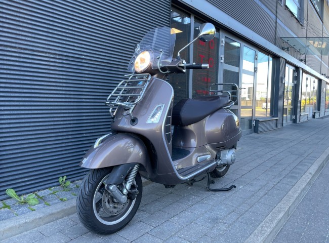 Piaggio Vespa 300 Gts Touring