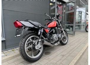 ﻿Kawasaki ZR550